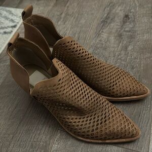 Dolce Vita ankle booties
